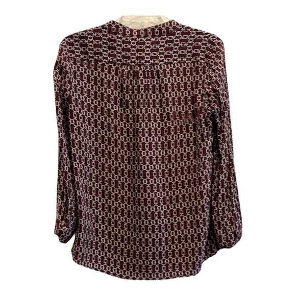 Banana Republic Women's Burgundy Patterned Top- size small - Picture 3 of 3